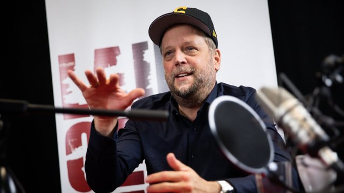 Rapper Smudo vor der Aufzeichnung eines neuen Podcasts des Vereins "Laut gegen Nazis" in Hamburg.