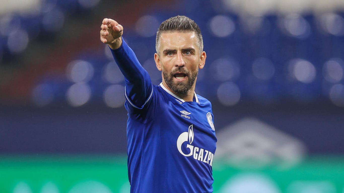 Vedad Ibisevic: Der 36-jährige Stürmer schloss sich vor Saisonbeginn ablösefrei dem FC Schalke 04 an.