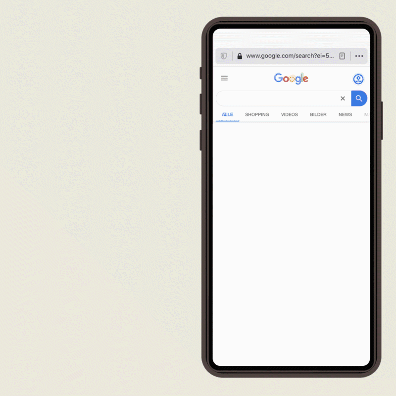 Das GIF zeigt, wie lange Nutzer auf einem Smartphone scrollen müssen, um unbezahlte Inhalte zu finden, die nicht von Google stammen.