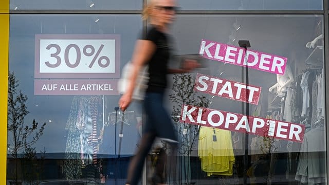 Werbung: Frauen wollen nicht auf ein Objekt der Begierde reduziert werden, wie das in Dessous-Werbungen oft der Fall ist, meint eine Expertin.