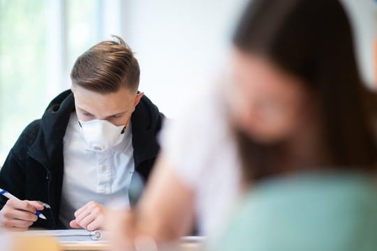 Schüler des Informatik-Grundkurses des Abiturjahrgangs am Carolus-Magnus-Gymnasium in NRW.