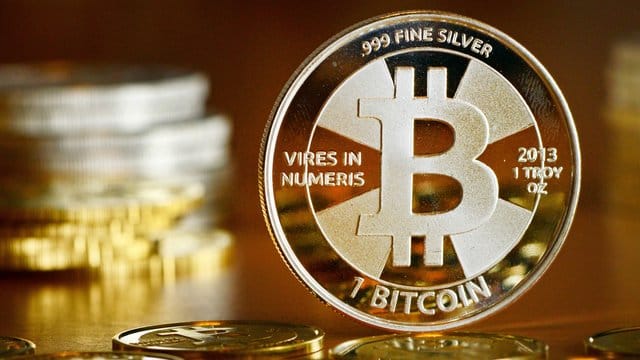Paypal-Kunden in den USA können künftig über die Paypal-Plattform Bitcoin und andere Kryptowährungen handeln und aufbewahren. Paypal-Kunden in den USA können künftig über die Paypal-Plattform Bitcoin und andere Kryptowährungen handeln und aufbewahren.