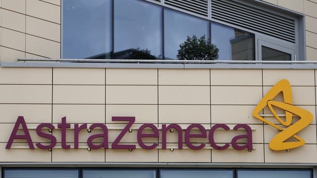 Ein Toter bei einer Corona-Impfstoff-Studie des Pharmakonzerns AstraZeneca in Brasilien. Ein Toter bei einer Corona-Impfstoff-Studie des Pharmakonzerns AstraZeneca in Brasilien.
