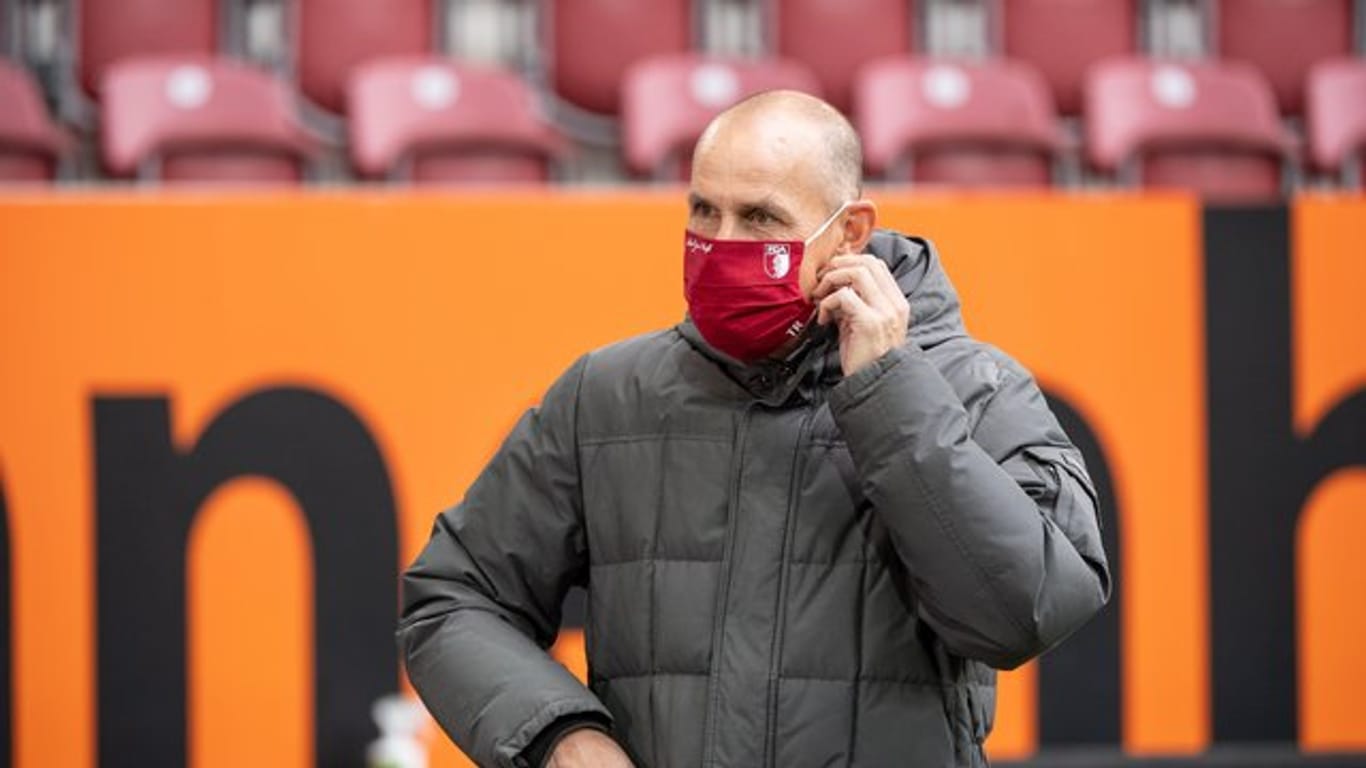 Ist besorgt wegen der steigenden Corona-Zahlen: Augsburg-Coach Heiko Herrlich.