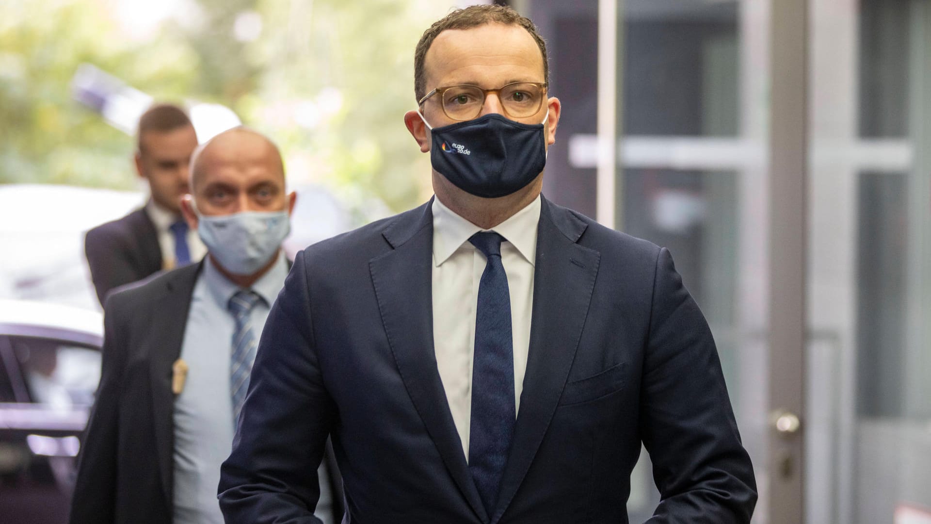 Jens Spahn: Der Bundesgesundheitsminister hat sich mit Covid-19 infiziert. Nun lassen sich alle Kollegen testen, die mit ihm in Kontakt standen.