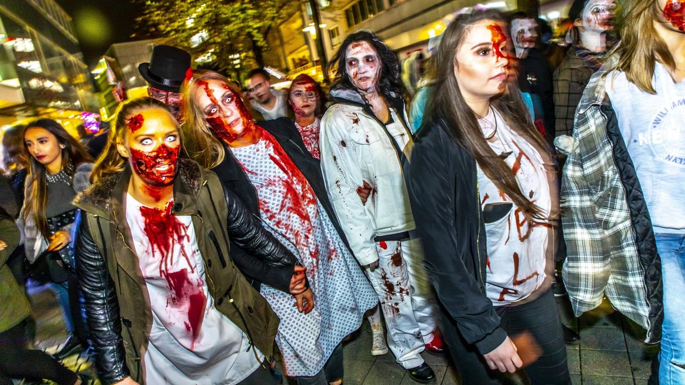 Teilnehmer des Zombiewalk in Essen (Symbolbild): Dieses Jahr wird es den Lauf der Untoten nicht geben.