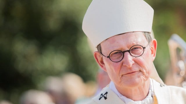 Kardinal Rainer Maria Woelki, Erzbischof von Köln: Ein Kirchenrechtler wirft ihm "Wagenburgmentalität" vor.