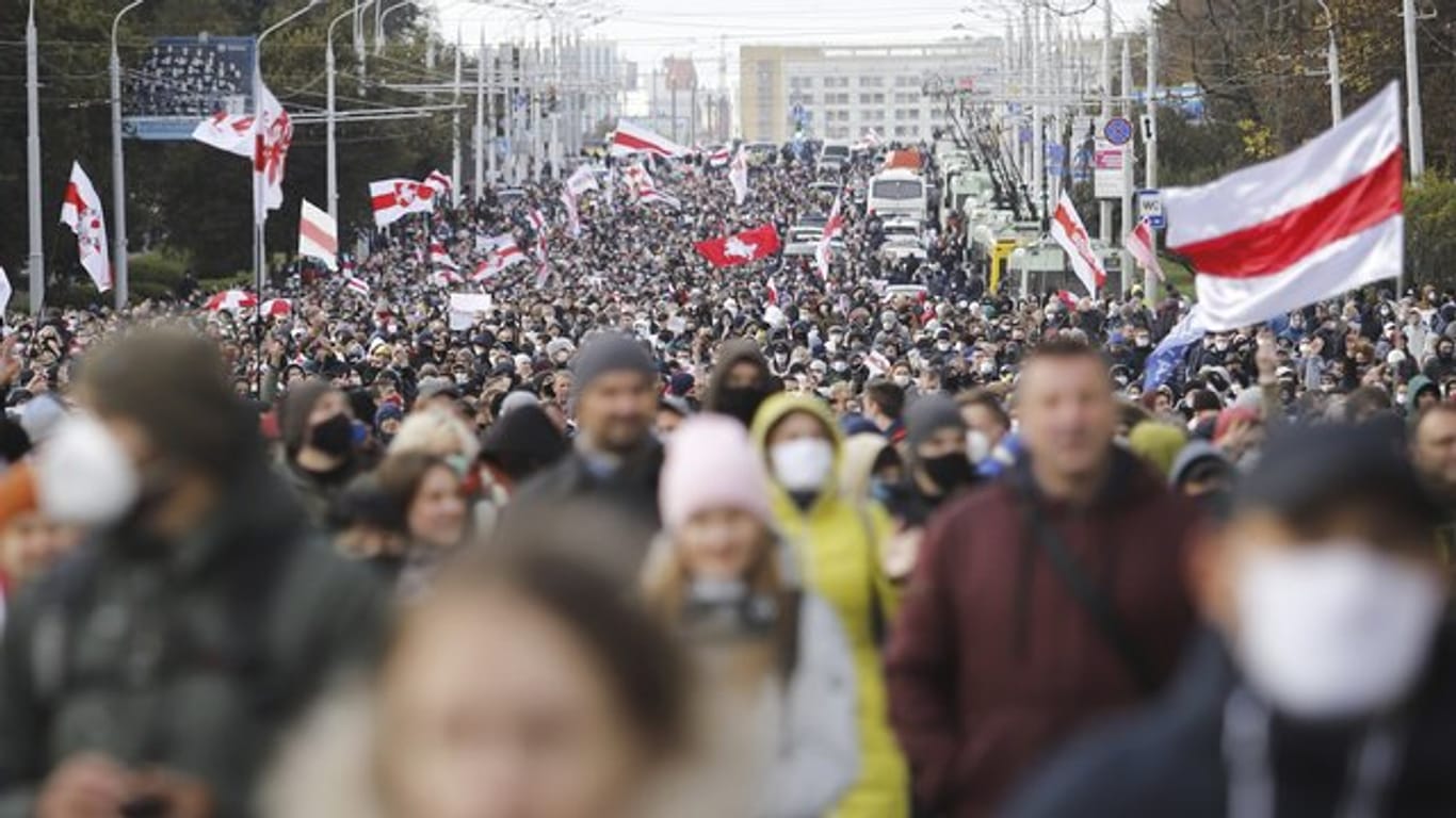Demonstranten bei einem Protest der belarussischen Opposition in Minsk.