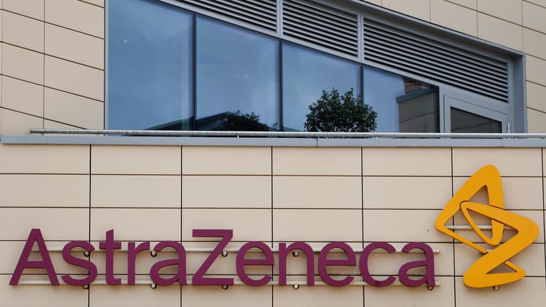 Rückschlag bei AstraZeneca: Während einer Impfstoffstudie in Brasilien ist ein Proband gestorben.