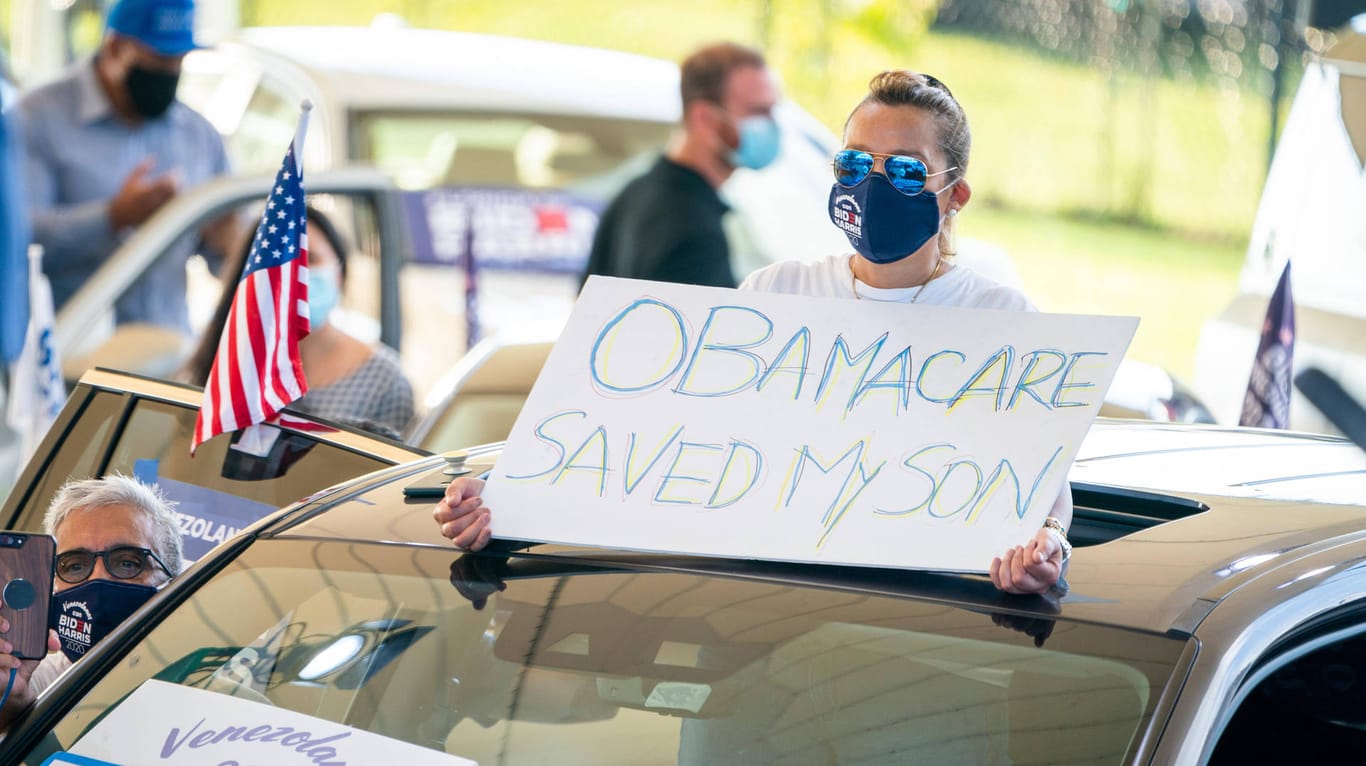 Florida: Eine Frau demonstriert für Obamacare, das Millionen Amerikanern eine Krankenversicherung ermöglichte.