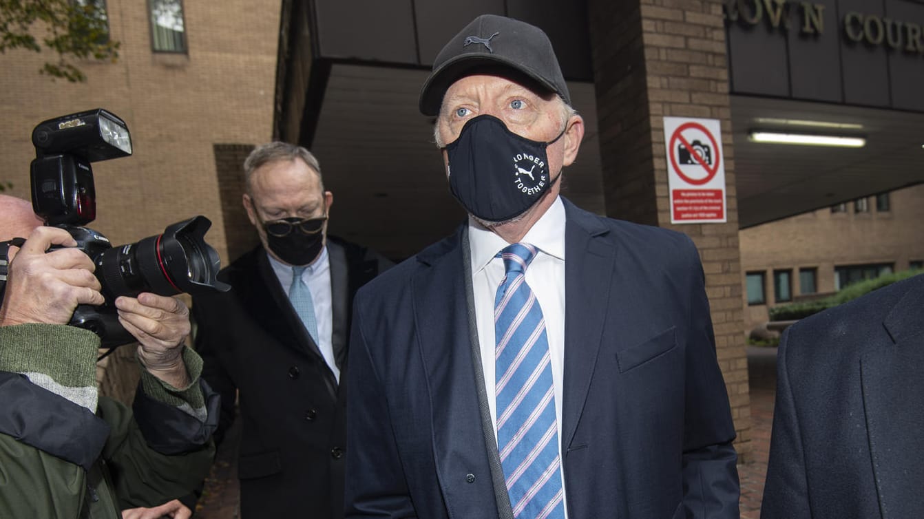 London: Der ehemalige deutsche Tennisstar Boris Becker verlässt den Southwark Crown Court.