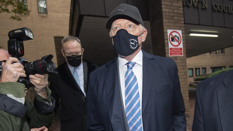 London: Der ehemalige deutsche Tennisstar Boris Becker verlässt den Southwark Crown Court.