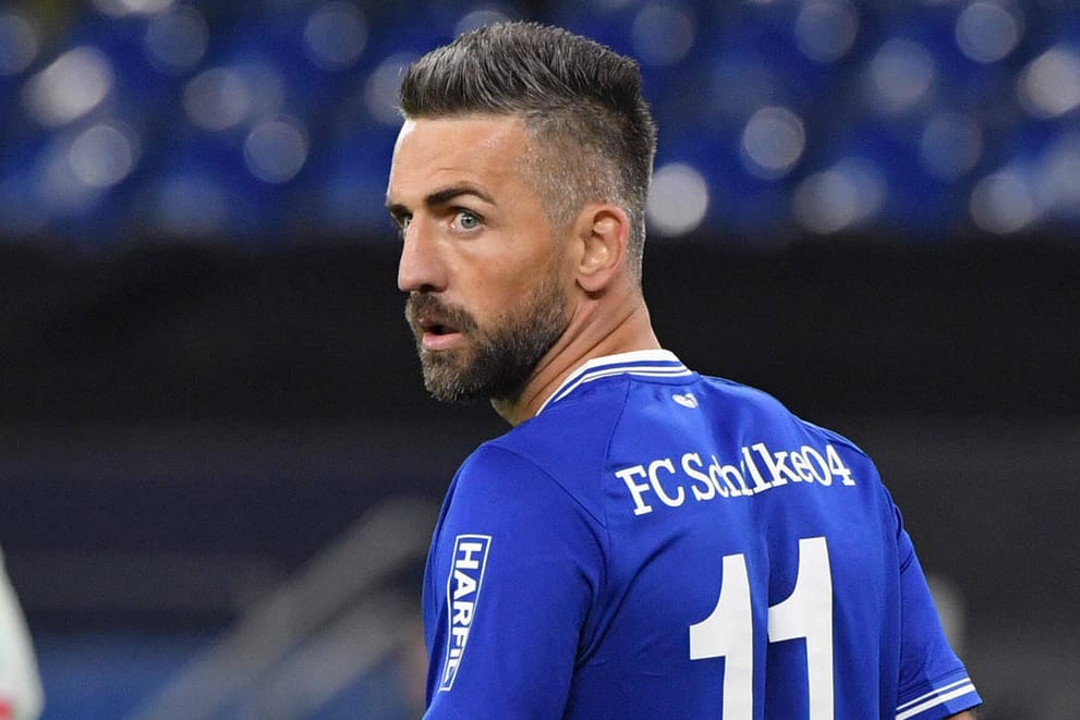 Vedad Ibisevic: Der Stürmer freut sich auf sein erstes Revierderby als Schalke-Spieler.