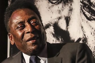 Pelé feiert seinen 80.