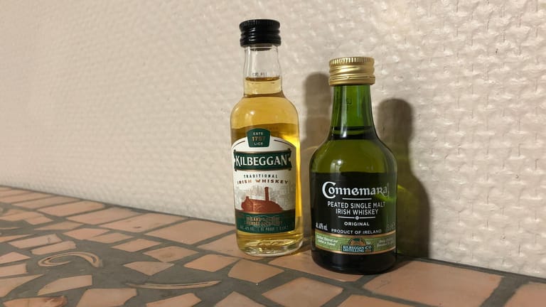 Im Kalender enthalten: der Kilbeggan Blended Whiskey und der Connemara Peated Single Malt Irish Whiskey.
