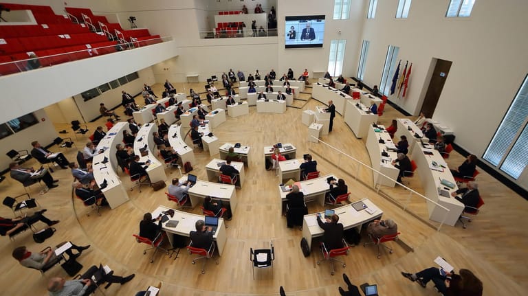 Der Brandenburger Landtag: Die frühere rot-rote Landesregierung hatte das Gesetz verabschiedet.