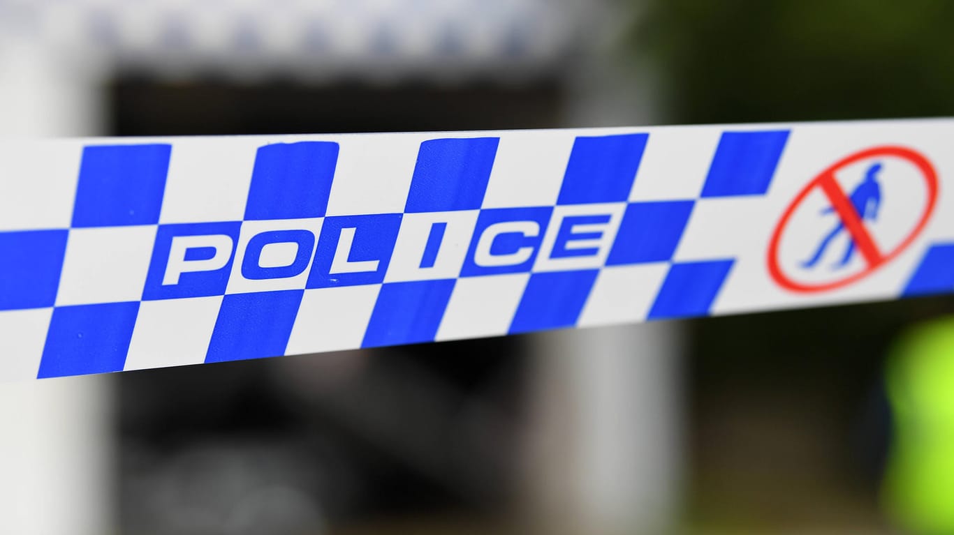 Absperrband der australischen Polizei (Symbolbild): Die Polizei nahm 44 Männer fest und befreite 16 Kinder.