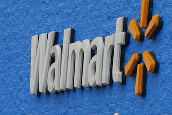 Logo von Walmart: Der US-Einzelhändler verklagt die Regierung wegen drohender Opioid-Strafen.