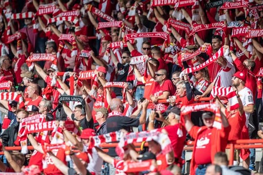 Trotz eines drastischen Anstiegs der Infektionszahlen in Berlin darf der 1.
