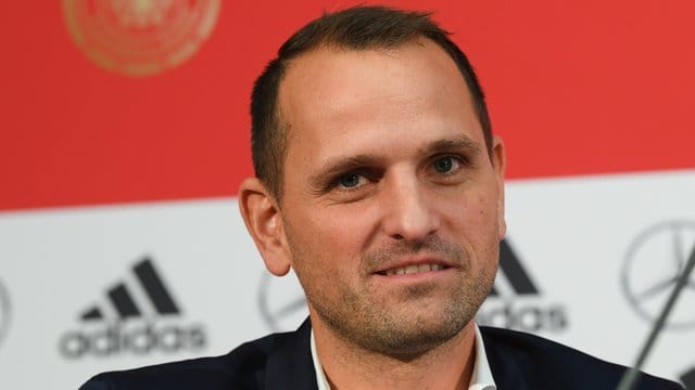 Joti Chatzialexiou, Sportlicher Leiter der Nationalmannschaften. Joti Chatzialexiou, Sportlicher Leiter der Nationalmannschaften.