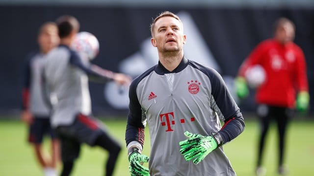 Bayern-Torwart Manuel Neuer will mit seinem Team gegen Eintracht Frankfurt gewinnen. Bayern-Torwart Manuel Neuer will mit seinem Team gegen Eintracht Frankfurt gewinnen.