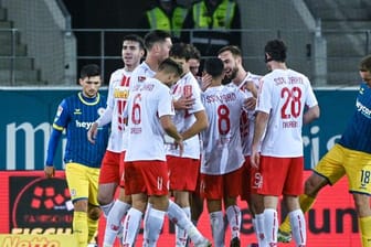 Jahn Regensburg besiegte Eintracht Braunschweig klar mit 3:0.