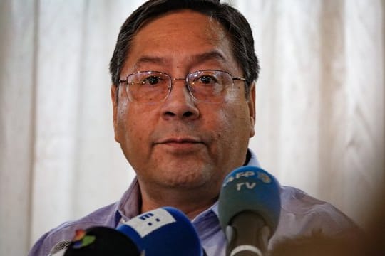 Morales-Kandidat Luis Arce gewinnt laut der offiziellen Stimmauszählung die Präsidentenwahl in Bolivien.