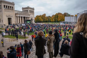 Demonstration "Aufstehen für die Kultur" in München: Hunderte Kulturschaffende gingen in München auf die Straße.
