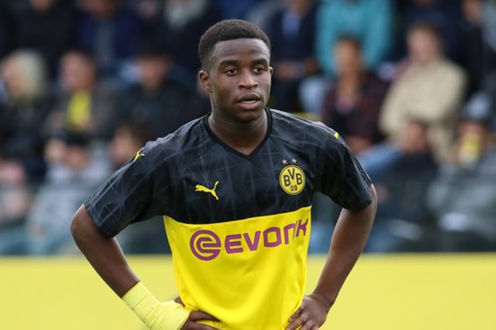 Dortmunds Youssoufa Moukoko hat ein Zeichen gegen Rassismus gesetzt.