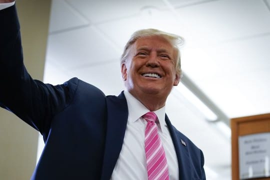 US-Präsident Donald Trump bei seiner Stimmabgabe in West Palm Beach in Florida.