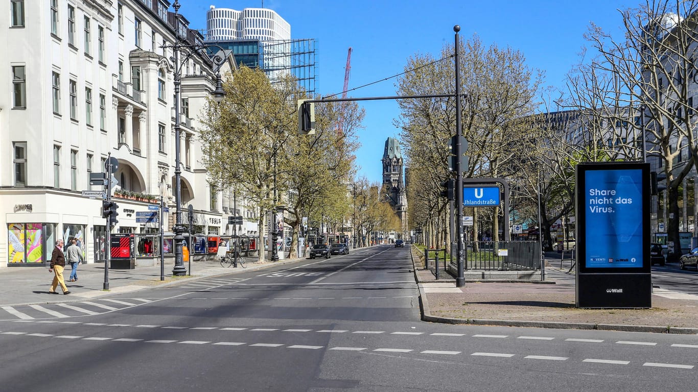 Uhlandstraße in Berlin: Ein Maserati-Fahrer war hier angetrunken unterwegs und fuhr zwei Fußgänger an.