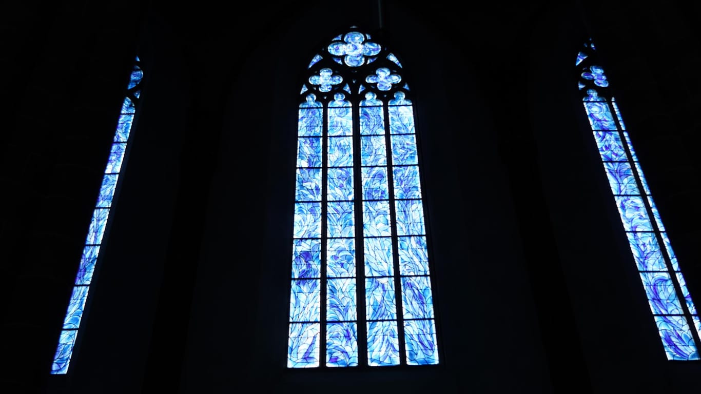 Die Chagallfenster: Sie gelten auch als Blaues Wunder von Mainz.