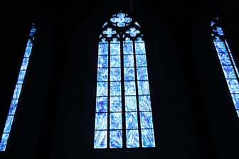 Die Chagallfenster: Sie gelten auch als Blaues Wunder von Mainz.