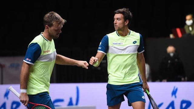 Andreas Mies (r) und Kevin Krawietz unterlagen im Finale von Köln der Doppel-Konkurrenz Klaasen/McLachlan mit 2:6 und 4:6.