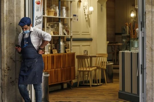 In Italien müssen nun landesweit alle Restaurants und Bars um 18 Uhr für Gäste schließen.