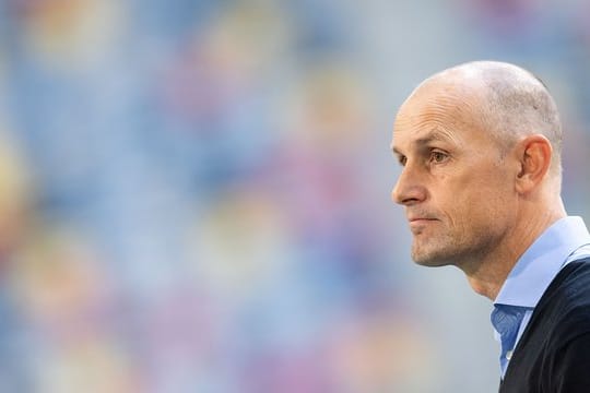 Beim Duell mit Bayer 04 Leverkusen trifft Augsburg-Coach Herrlich auf viele alte Bekannte.