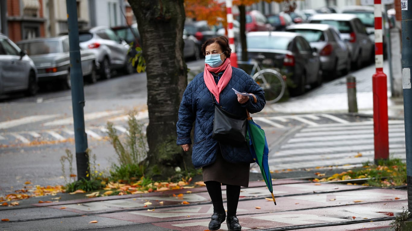 Maskenpflicht in Brüssel: Belgien wird bereits zum zweiten Mal schwer von der Corona-Pandemie getroffen.