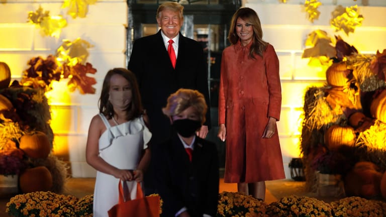 Halloween im Weißen Haus: Das Kostüm von sich selbst dürfte Donald Trump besonders gut gefallen haben.