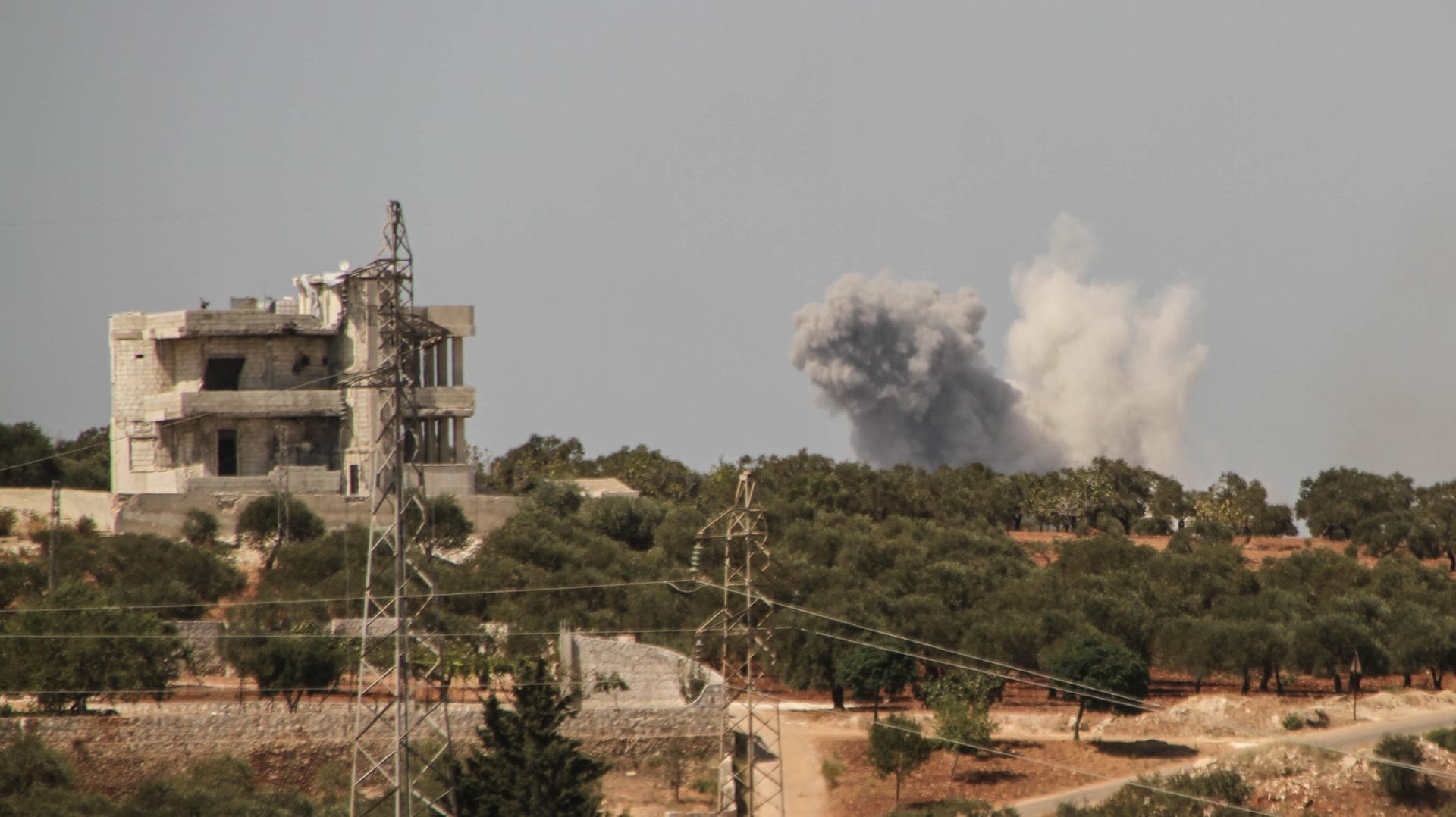 Syrien: Nach den Luftangriffen steigt die Zahl der Todesopfer weiter.