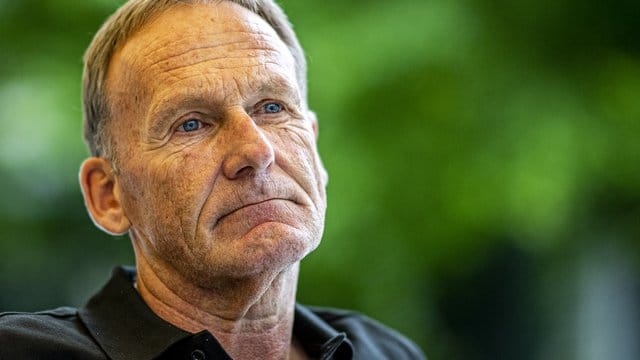 Hans-Joachim Watzke bedauert den angekündigten Abschied von DFL-Chef Christian Seifert. Hans-Joachim Watzke bedauert den angekündigten Abschied von DFL-Chef Christian Seifert.
