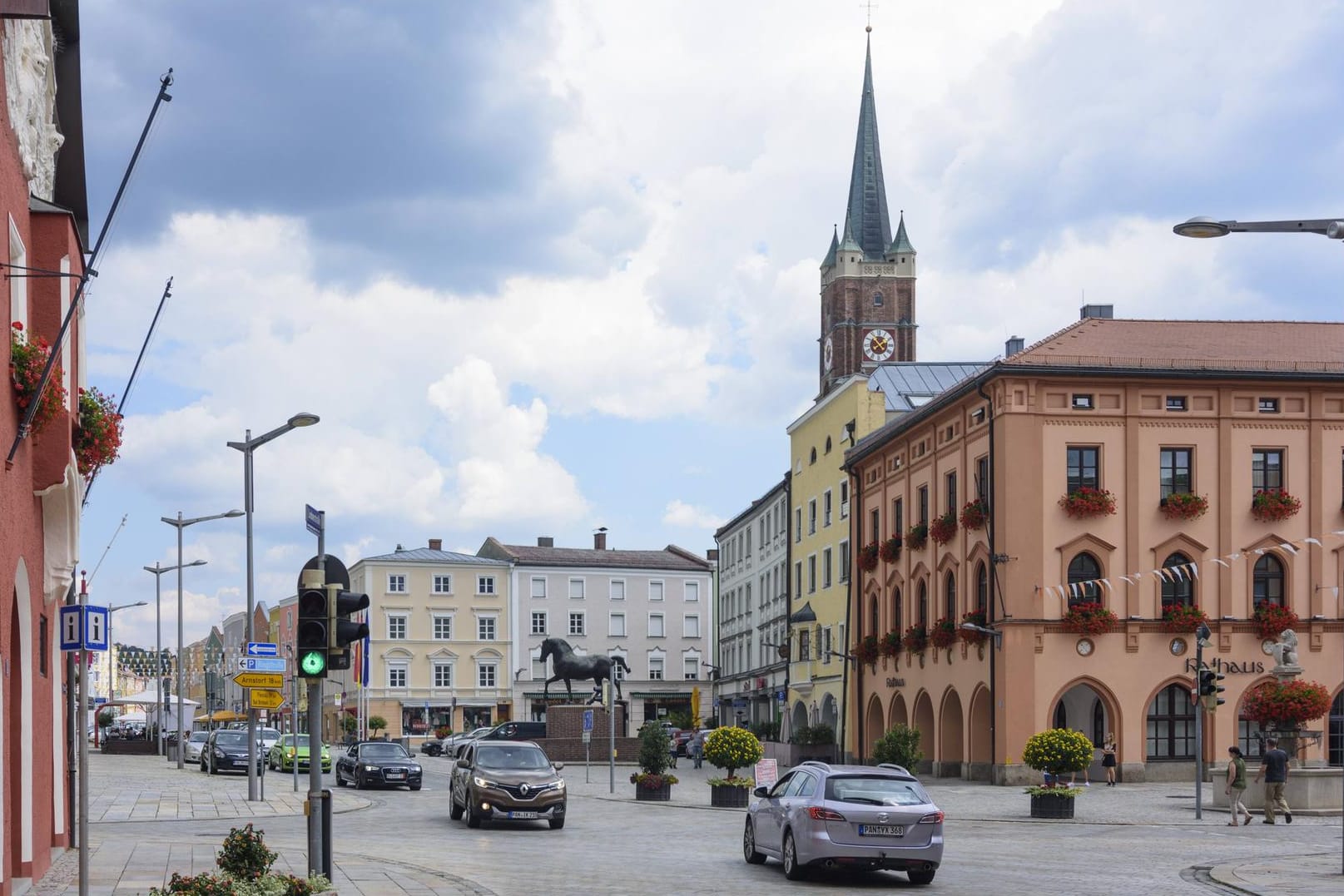Pfarrkirchen im Landkreis Rottal-Inn: Hier gelten ab Dienstag strikte Ausgangsbeschränkungen.