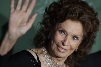 Sophia Loren bei ihrer Ankunft zur Verleihung der "Green Carpet Fashion Awards".