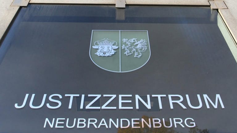 Justizzentrum in Neubrandenburg: Der 18-Jährige erhielt vier Jahre und neun Monate Jugendstrafe. (Symbolfoto)