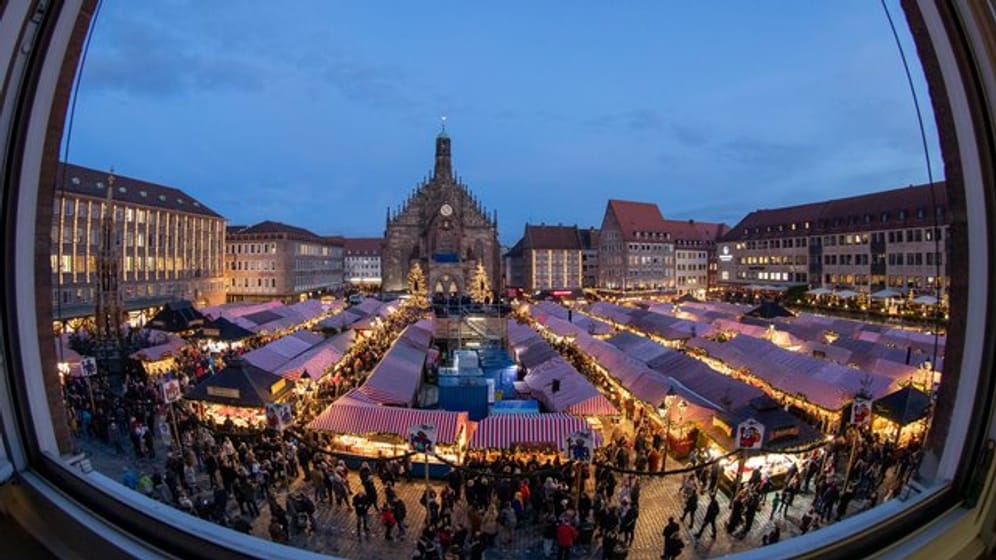 Der Christkindlesmarkt in Nürnberg (Archivbild): Er ist ein wichtiger Wirtschaftsfaktor für die Stadt.