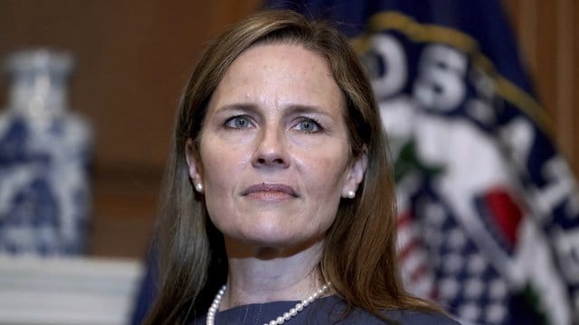 Juristin Amy Coney Barrett zieht ins Oberste Gericht der USA ein. Juristin Amy Coney Barrett zieht ins Oberste Gericht der USA ein.