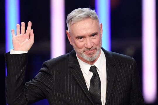 Regisseur Roland Emmerich erhält 2019 bei der Verleihung des Bayerischen Filmpreises im Prinzregententheater eeine Auszeichnung.