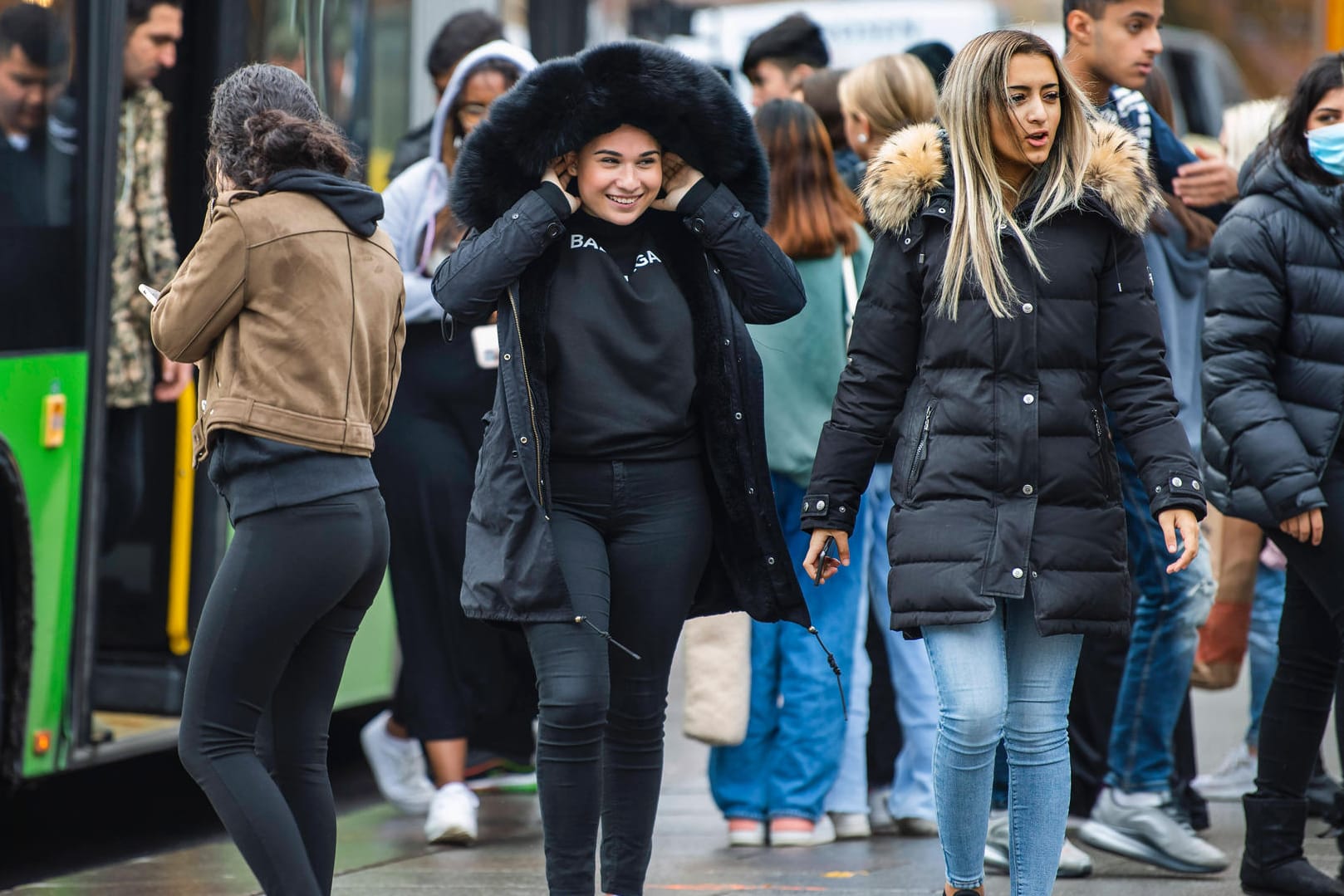 Schweden: Nur in Uppsala wird Bewohnern geraten, öffentliche Verkehrsmittel und physische Kontakte zu Menschen außerhalb des eigenen Haushalts zu meiden.