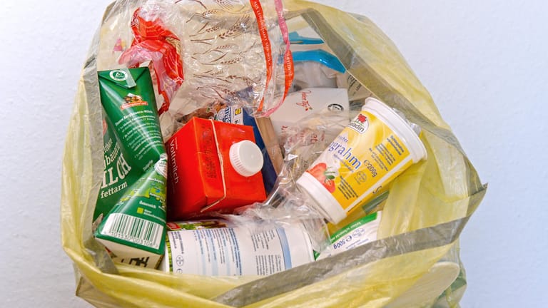 Plastikmüll im gelben Sack: Die Recyclingquote von Plastik liegt bei weniger als 50 Prozent.