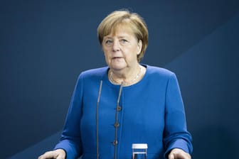 Angela Merkel: Die Bundeskanzlerin warnt vor der schwierigen Situation durch die steigenden Corona-Neuinfektionen.