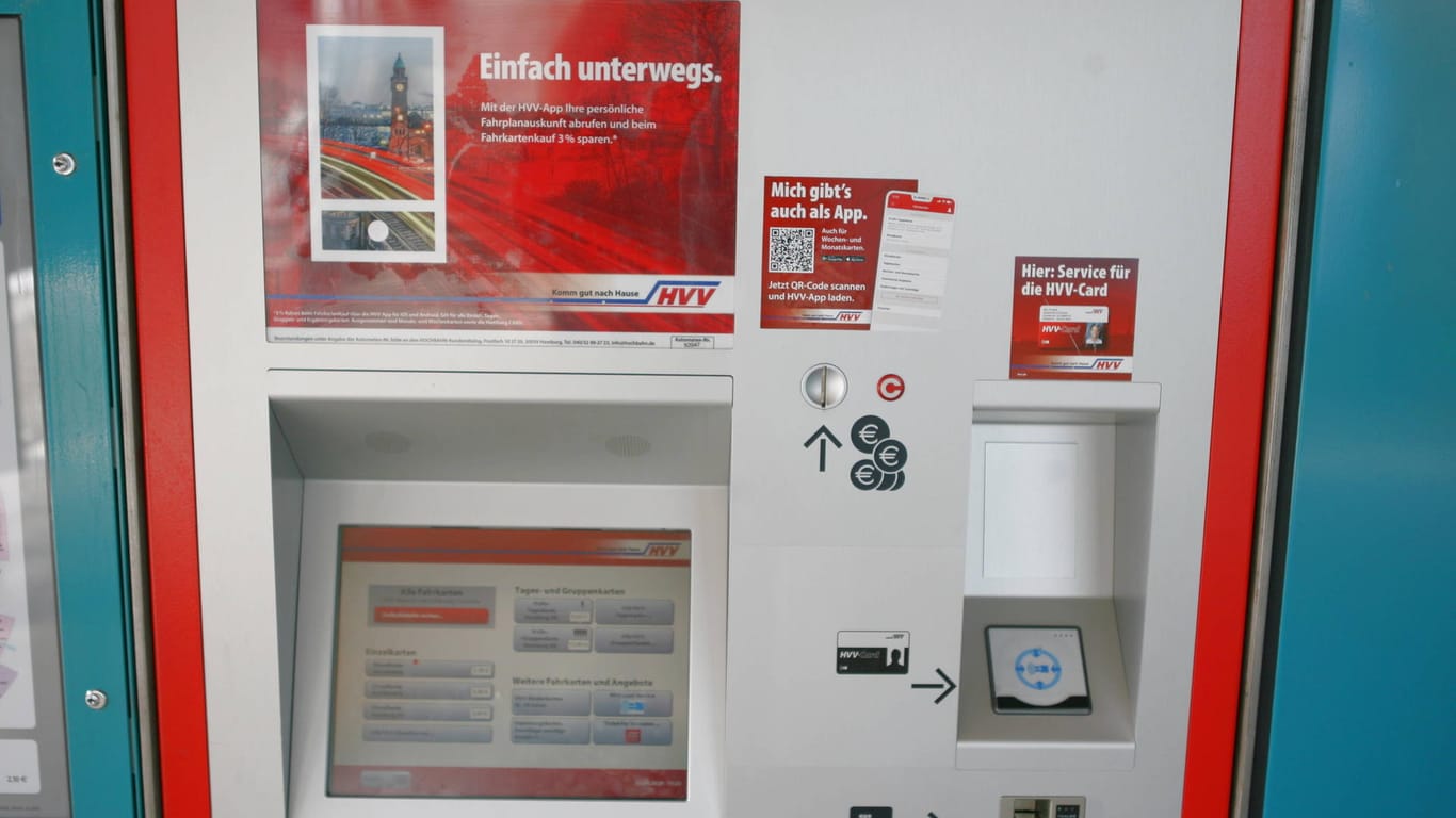 Ticketautomat des Hamburger Verkehrsverbunds (Symbolbild): Die kostenlosen Fahrten für Bürgern im November müssen wegen Corona entfallen.